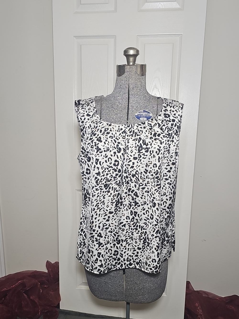 Chico's Animal Print Tank Top Silky Sleevless Shirt Size 2 US L